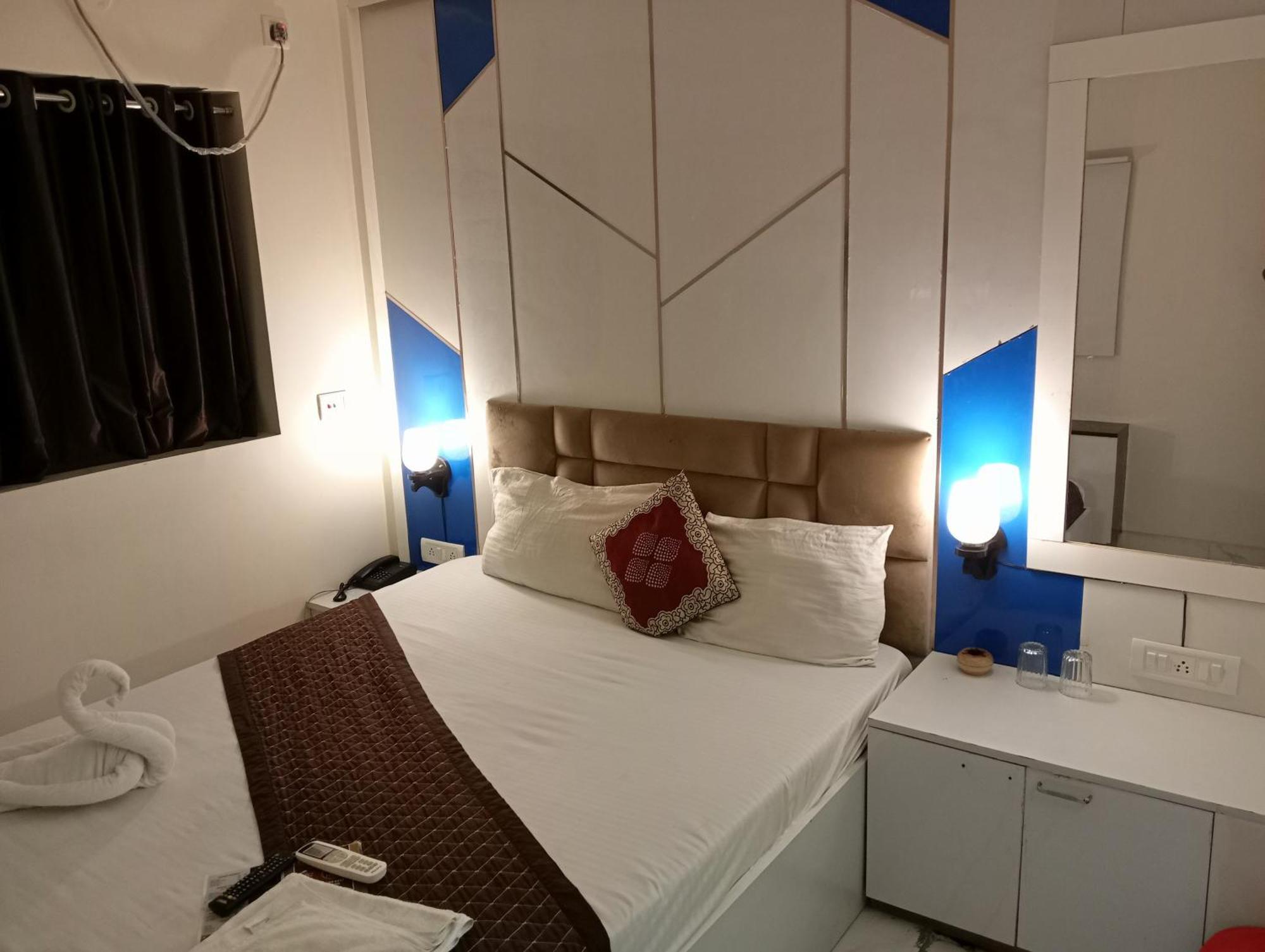 Hotel Green Leaf Kolkata Bagian luar foto